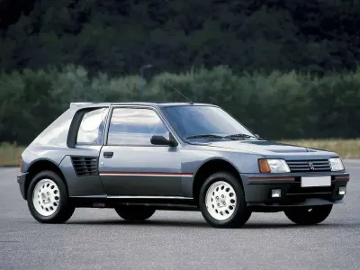 Usata Peugeot 205 200 CV (147 kW) 1985 Grigio Utilitaria