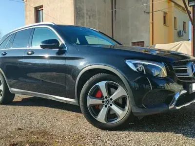 Usata Mercedes GLC220 Executive 170 CV (125 kW) 2018 Nero / metallizzato SUV