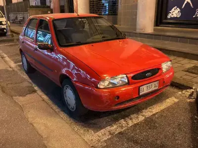 Usata Ford Fiesta 75 CV (55 kW) 1998 Rosso Utilitaria
