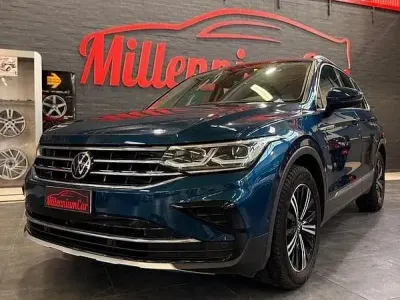 Begagnad VW Tiguan Elegance 150 HK (110 kW) 2020 Blå SUV