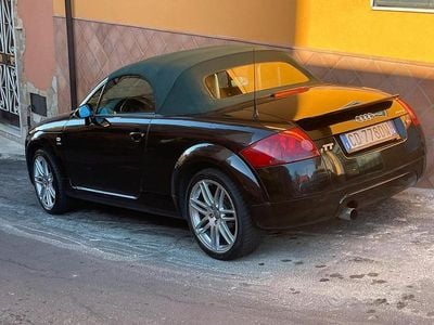 Usata Audi TT Roadster 179 CV (131 kW) 2002 Nero Cabrio