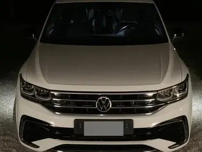 Usata VW Tiguan R-line 150 CV (110 kW) 2021 Bianco SUV