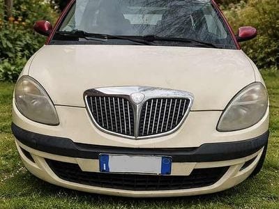 Usata Lancia Ypsilon 60 CV (44 kW) 2005 Beige Utilitaria