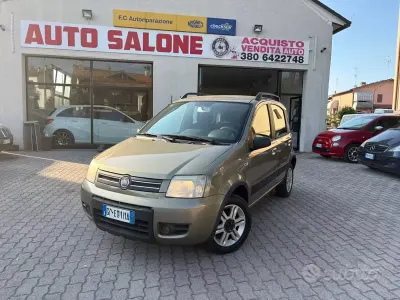 Usata Fiat Panda Climbing 60 CV (44 kW) 2008 Giallo Utilitaria