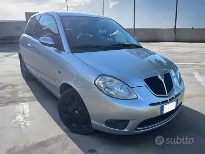 Usata Lancia Ypsilon 60 CV (44 kW) 2009 Grigio Utilitaria