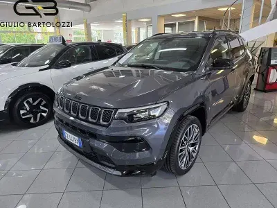 Usata Jeep Compass Summit 131 CV (96 kW) 2025 Grigio SUV
