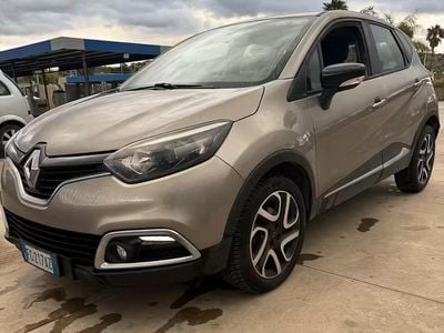 Usata Renault Captur Iconic 90 CV (66 kW) 2016 Marrone SUV
