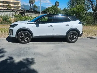 Usata Peugeot 2008 GT 130 CV (95 kW) 2024 Bianco SUV