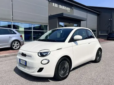 Usata Fiat 500e Icon 86 kW (118 CV) 2021 Bianco Berlina