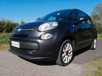 Begagnad Fiat 500L Lounge 80 HK (58 kW) 2013 Svart Minibuss