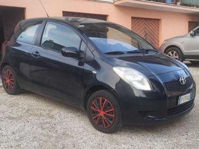 usata Toyota Yaris 3p 1.0