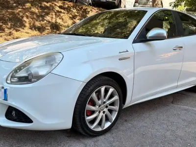 Usata Alfa Romeo Giulietta Progression 140 CV (102 kW) 2011 Bianco Utilitaria