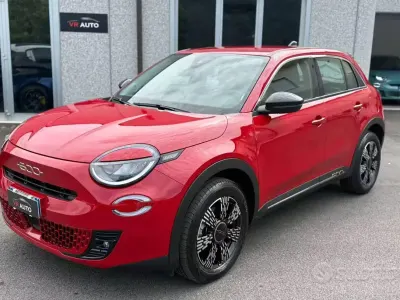Usata Fiat 600 135 CV (99 kW) 2025 Rosso SUV