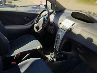 Usata Toyota Yaris 65 CV (47 kW) 2007 Grigio Utilitaria