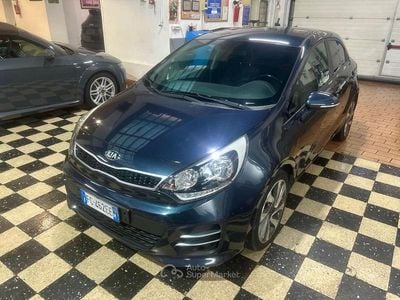 Usata Kia Rio 84 CV (61 kW) 2015 Grigio Berlina