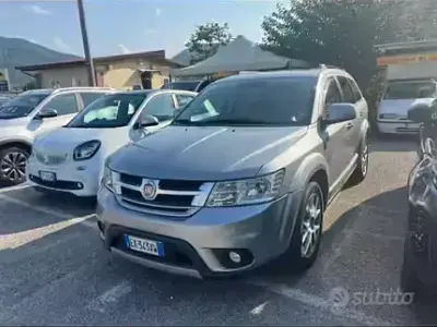 Usata Fiat Freemont 170 CV (125 kW) 2014 Grigio SUV
