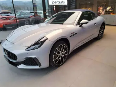 Nuova Maserati GranCabrio 549 CV (403 kW) 2026 Bianco perlato Cabrio