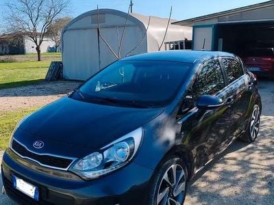 Usata Kia Rio 90 CV (66 kW) 2016 Grigio Utilitaria