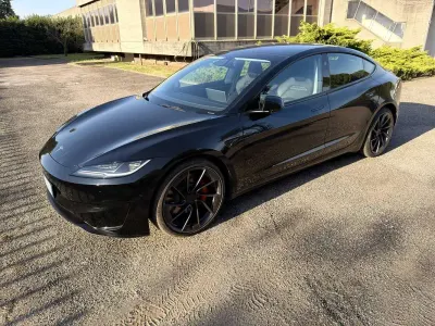Usado Tesla Model 3 Performance 189 kW (258 HP) 2024 Preto Sedan