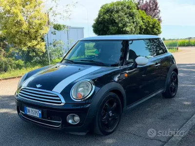 Usata Mini Cooper D 109 CV (80 kW) 2007 Nero Utilitaria