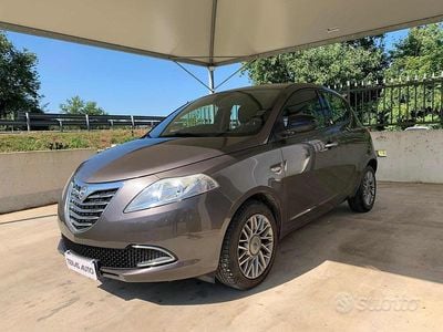 Usata Lancia Ypsilon 69 CV (50 kW) 2012 Grigio Utilitaria