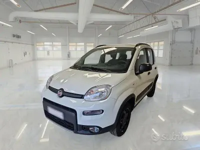 Usata Fiat Panda 4x4 Wild 85 CV (62 kW) 2021 Bianco Utilitaria