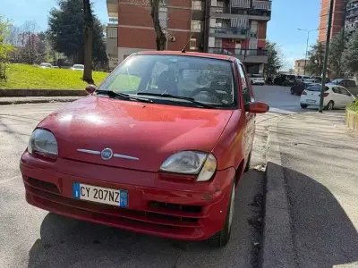 Usata Fiat 600 54 CV (39 kW) 2005 Rosso Utilitaria