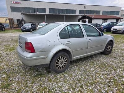 Usata VW Bora 116 CV (85 kW) 2000 Gray Berlina