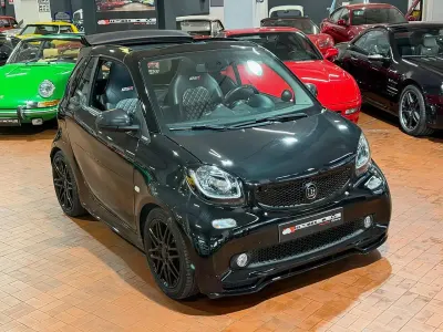 Usata Smart ForTwo Cabrio Brabus 125 CV (91 kW) 2018 Nero Cabrio