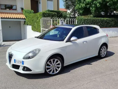 Usata Alfa Romeo Giulietta 105 CV (77 kW) 2012 Utilitaria