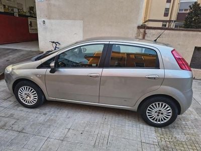 Usata Fiat Grande Punto Dynamic 77 CV (56 kW) 2008 Grigio Utilitaria