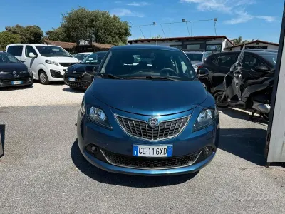Usata Lancia Ypsilon Gold 69 CV (50 kW) 2021 Blu Utilitaria