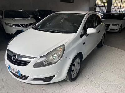 Occasion Opel Corsa Edition 80 ch (58 kW) 2010 Blanc Citadine