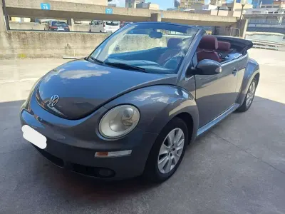 Usado VW New Beetle Cabriolet 116 HP (85 kW) 2009 Cinzento Cabrios