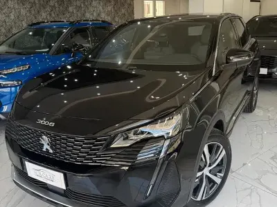Usata Peugeot 3008 Allure 131 CV (96 kW) 2023 Nero SUV