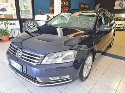 Usata VW Passat Comfortline 105 CV (77 kW) 2011 Blu/azzurro Station wagon
