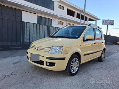 Usata Fiat Panda 75 CV (55 kW) 2011 Giallo Utilitaria