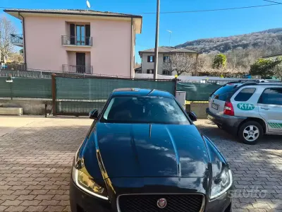 Usata Jaguar XF 179 CV (131 kW) 2019 Nero Berlina