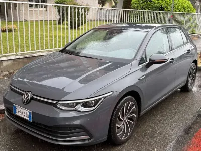 Usata VW Golf VIII Style 131 CV (96 kW) 2023 Grigio Berlina