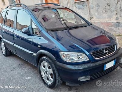 Usata Opel Zafira 101 CV (74 kW) 2002 Blu Monovolume