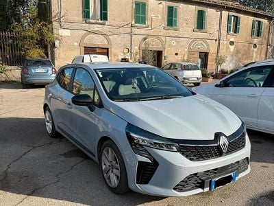 Usata Renault Clio V 101 CV (74 kW) 2023 Grigio Berlina