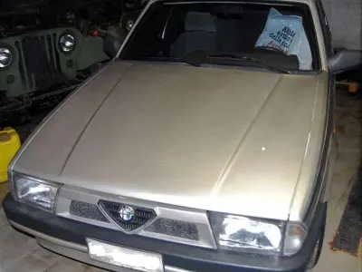 Usata Alfa Romeo 75 120 CV (88 kW) 1988 Argento Berlina