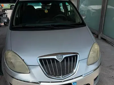 Usata Lancia Musa 75 CV (55 kW) 2009 Monovolume