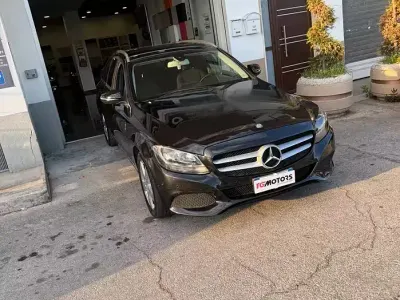 Usata Mercedes C200 116 CV (85 kW) 2016 Nero Station wagon