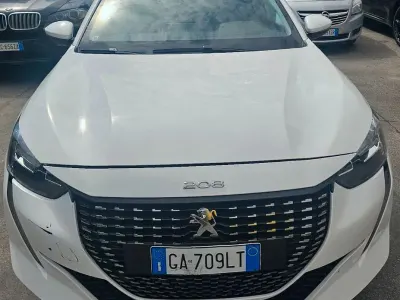 Usata Peugeot 208 Allure 101 CV (74 kW) 2020 Bianco Utilitaria