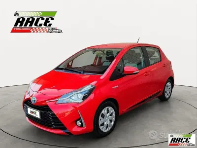 Usata Toyota Yaris Active 73 CV (53 kW) 2018 Rosso Berlina