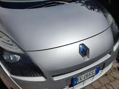 Usata Renault Scénic 110 CV (80 kW) 2011 Grigio Monovolume