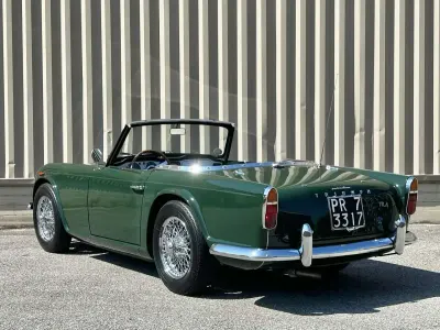 Usata Triumph TR4 116 CV (85 kW) 1963 Verde Cabrio