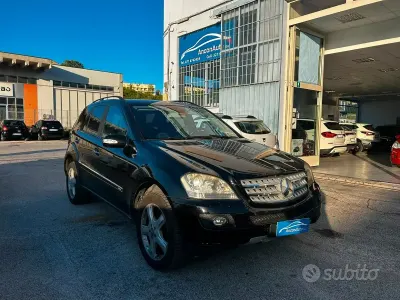Usata Mercedes ML280 190 CV (139 kW) 2007 Nero SUV