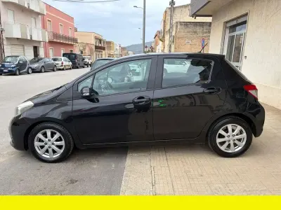 Usata Toyota Yaris 90 CV (66 kW) 2012 Other Utilitaria